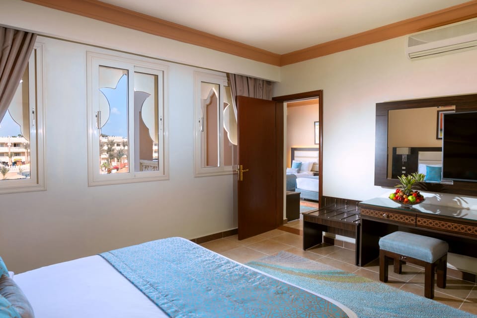 Deluxe Family Room | Egyptian cotton sheets, premium bedding, memory foam beds, minibar
