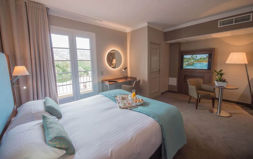 Superior Double Room | Minibar, in-room safe, desk, soundproofing