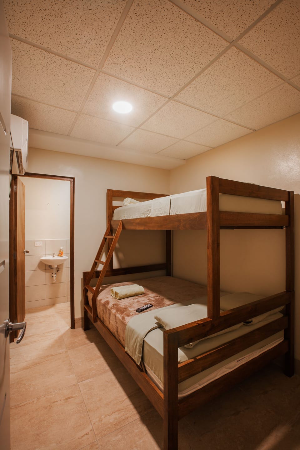 Economy Twin Room, 1 Bedroom, Private Bathroom, Annex Building | Soundproofing, WiFi (free), bed sheets