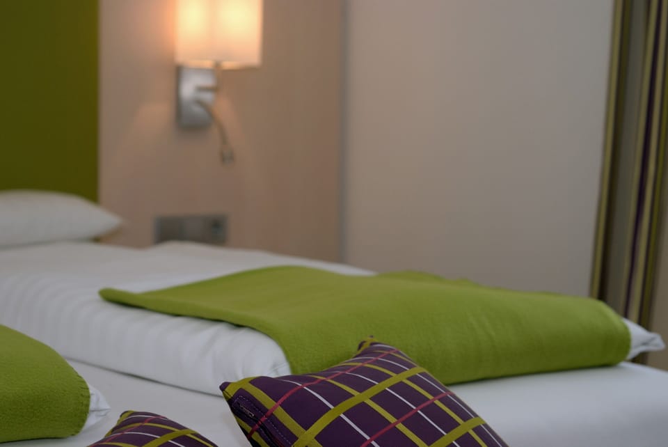 Hypo-allergenic bedding, minibar, in-room safe, desk