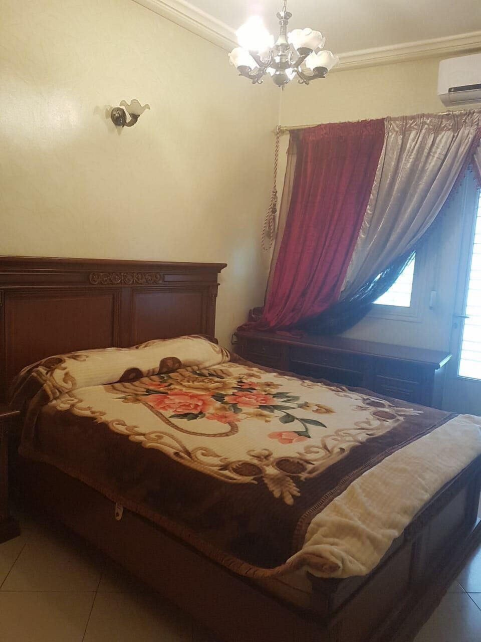 Apartment, 3 Bedrooms | 3 bedrooms, blackout drapes, bed sheets