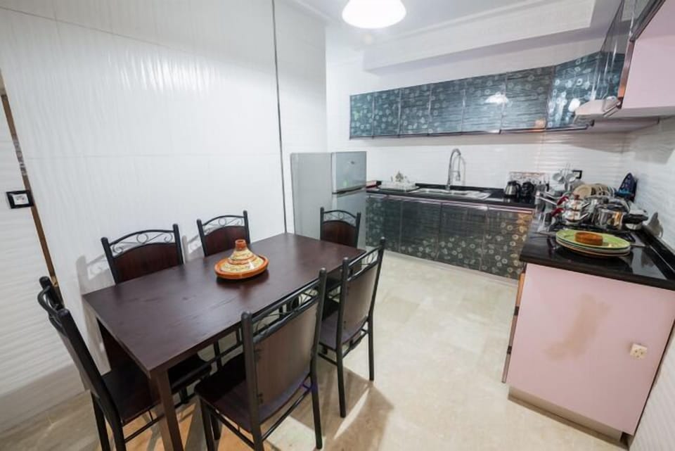 Apartment, 3 Bedrooms | In-room dining