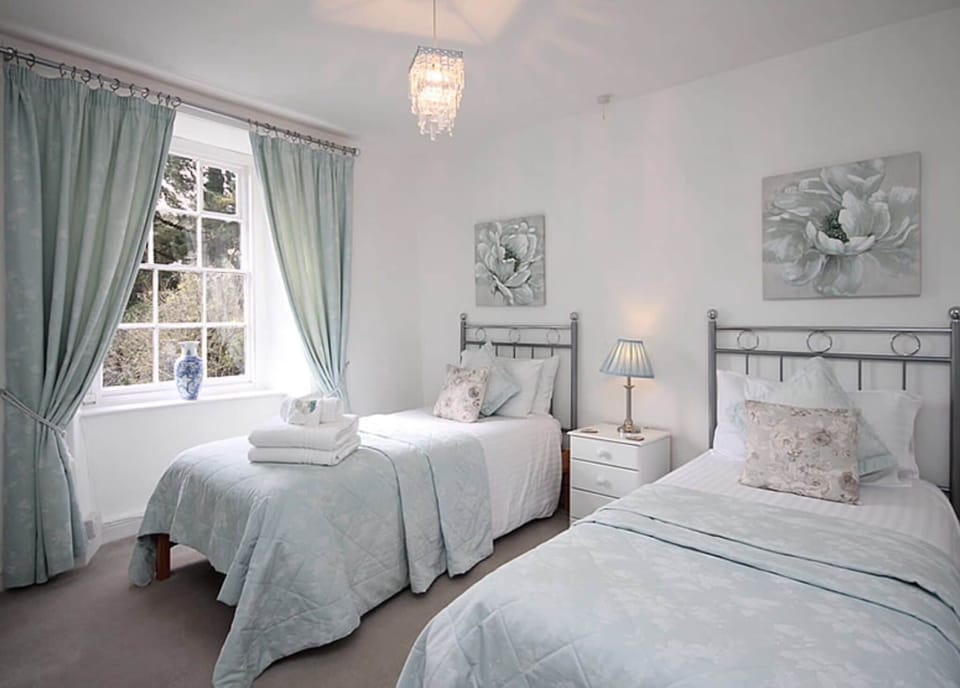 Twin Room (Room2) | Hypo-allergenic bedding, individually decorated, individually furnished