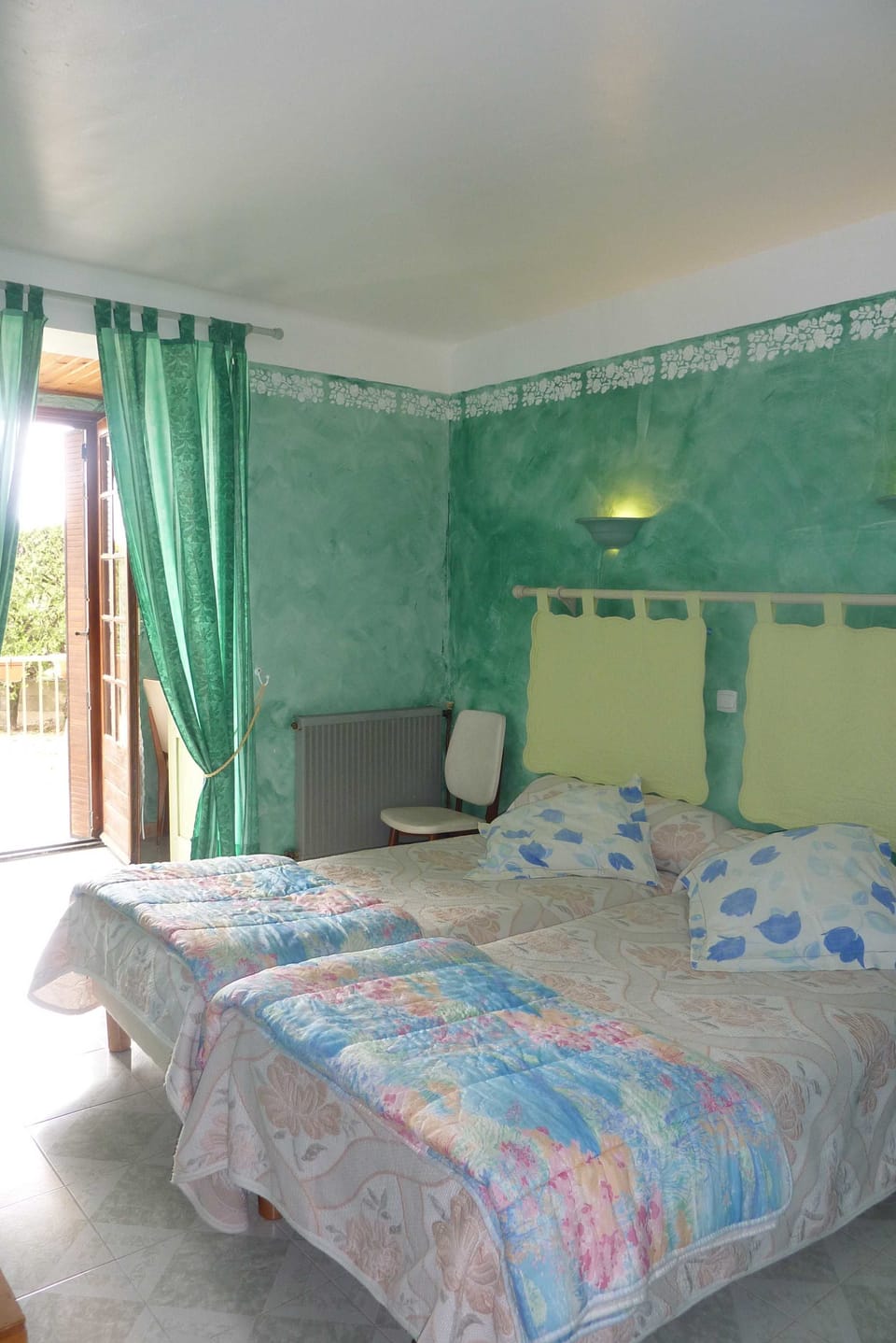 Standard Twin Room | Desk, free WiFi, bed sheets