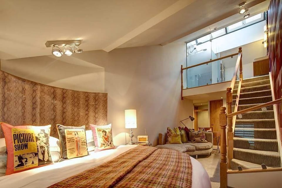 Luxury Double Room | In-room safe, desk, iron/ironing board, free cribs/infant beds