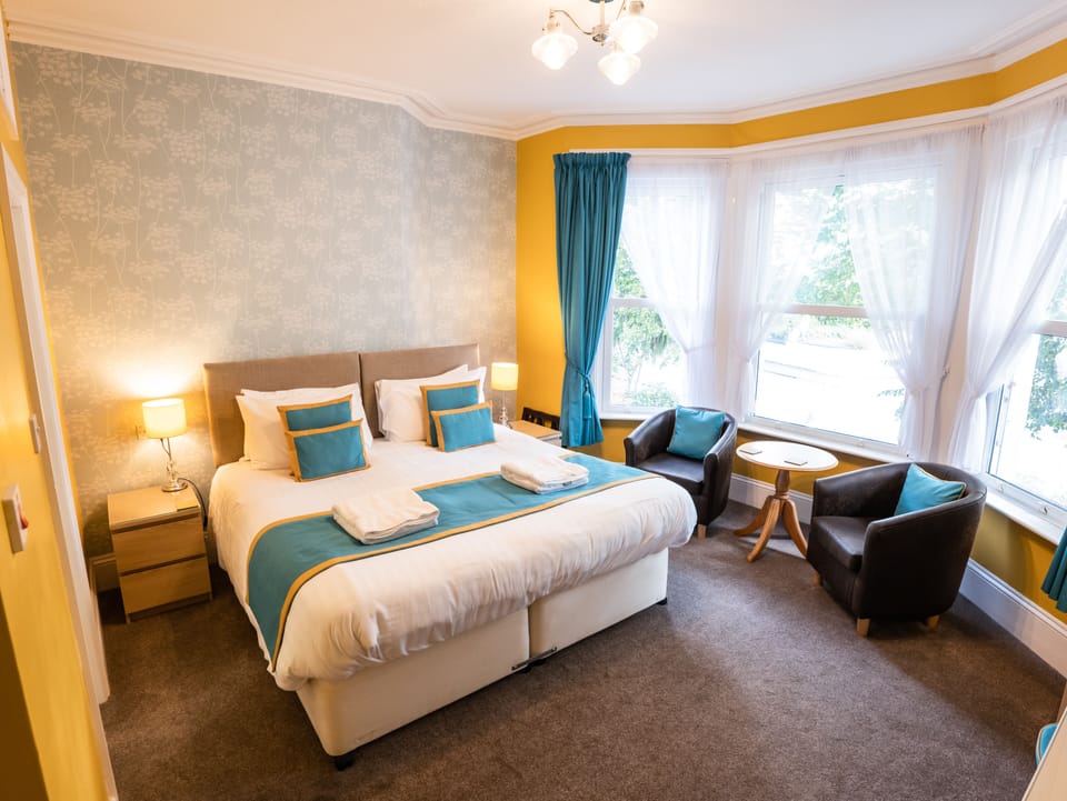 Double Room (Superior Superking) | Individually decorated, individually furnished, desk, laptop workspace