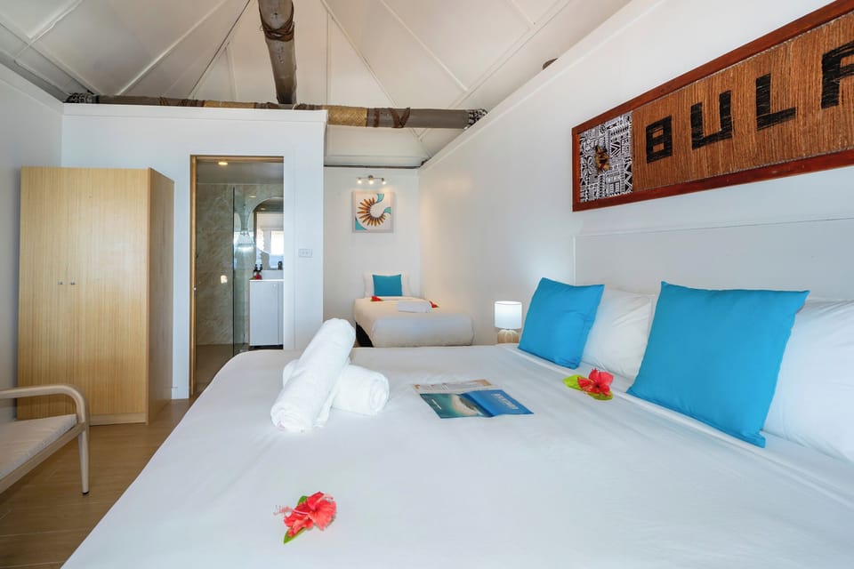 Deluxe Oceanview Bure | In-room safe, individually decorated, individually furnished, bed sheets