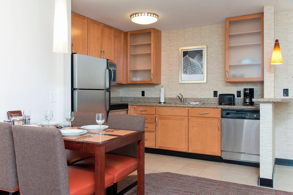 Suite, 2 Bedrooms | Premium bedding, in-room safe, desk, iron/ironing board