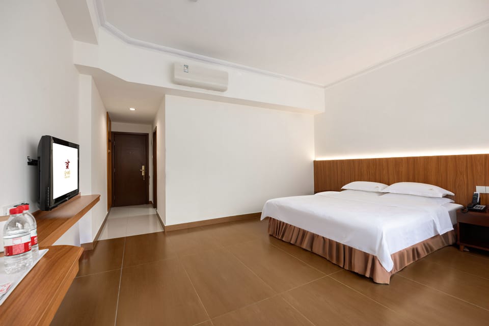 Superior Business Double Room | Minibar, soundproofing, rollaway beds, free WiFi