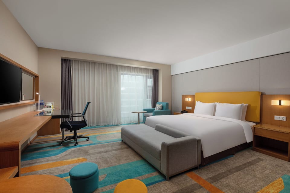 Suite (Additional Living Area) | In-room safe, desk, iron/ironing board, cribs (free)