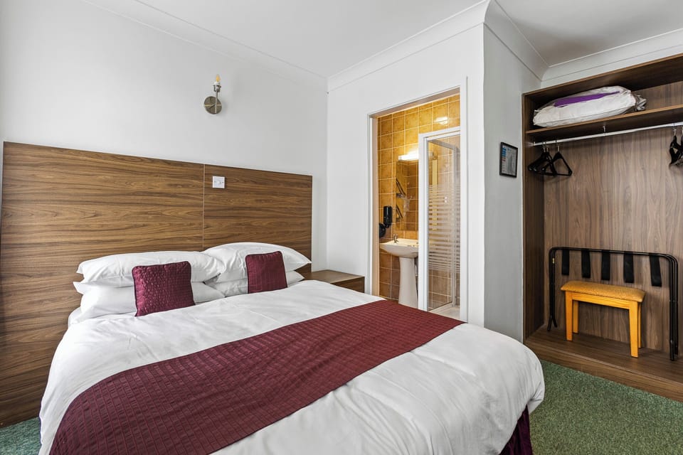 Standard Double Room, 1 Double Bed, Non Smoking | Individually decorated, individually furnished, desk, laptop workspace