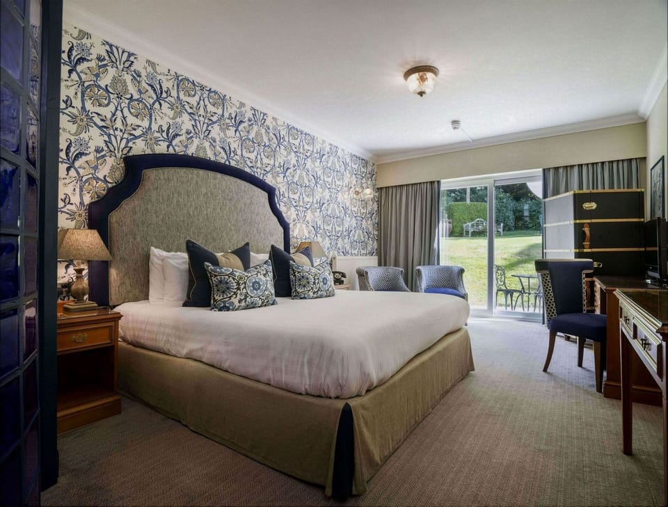 Superior Double Room | Laptop workspace, blackout drapes, iron/ironing board, free WiFi