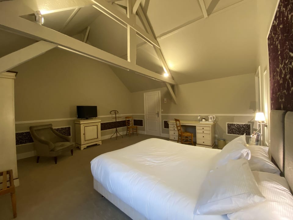 Premium bedding, minibar, in-room safe, individually furnished