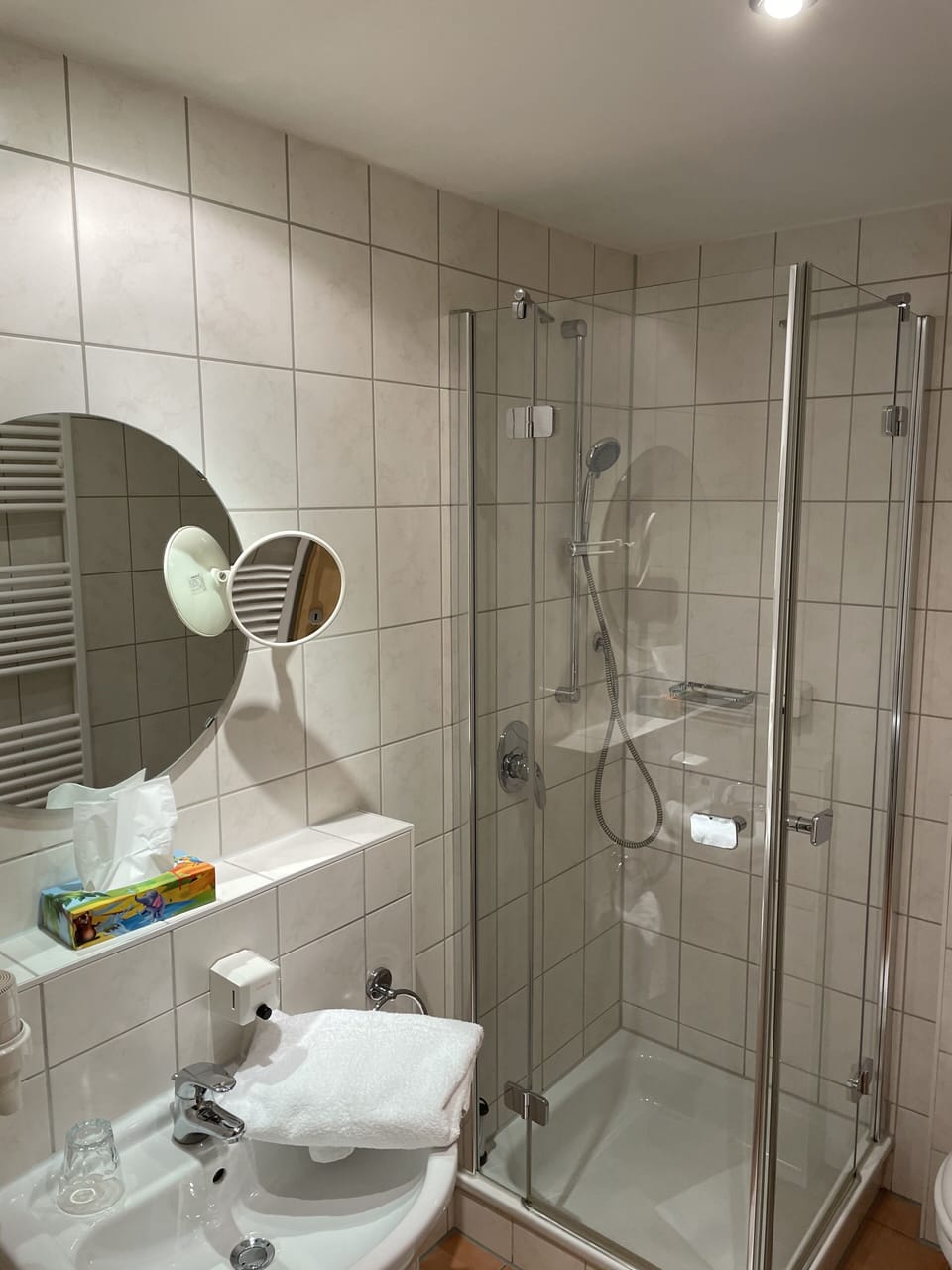 Shower, free toiletries, hair dryer, towels