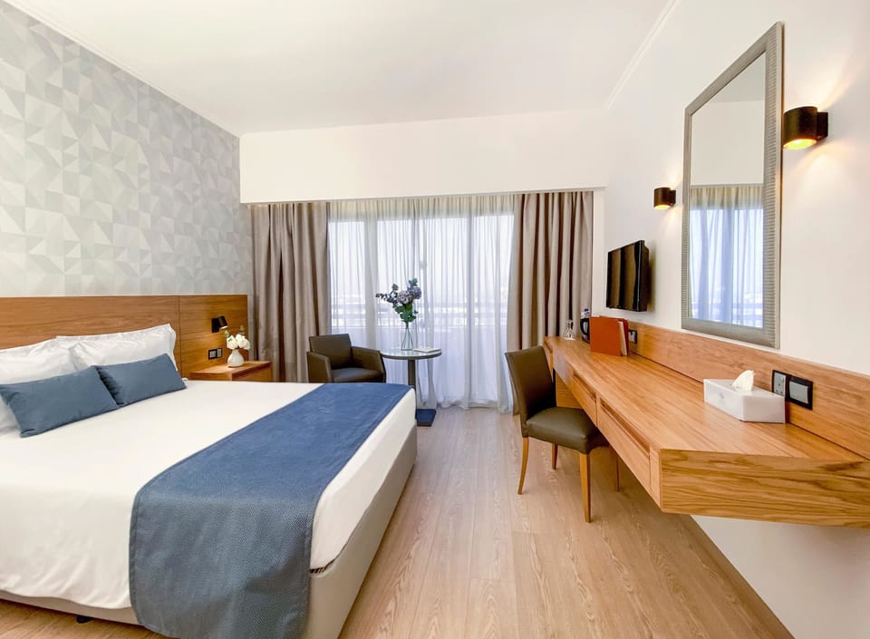 In-room safe, desk, laptop workspace, blackout drapes