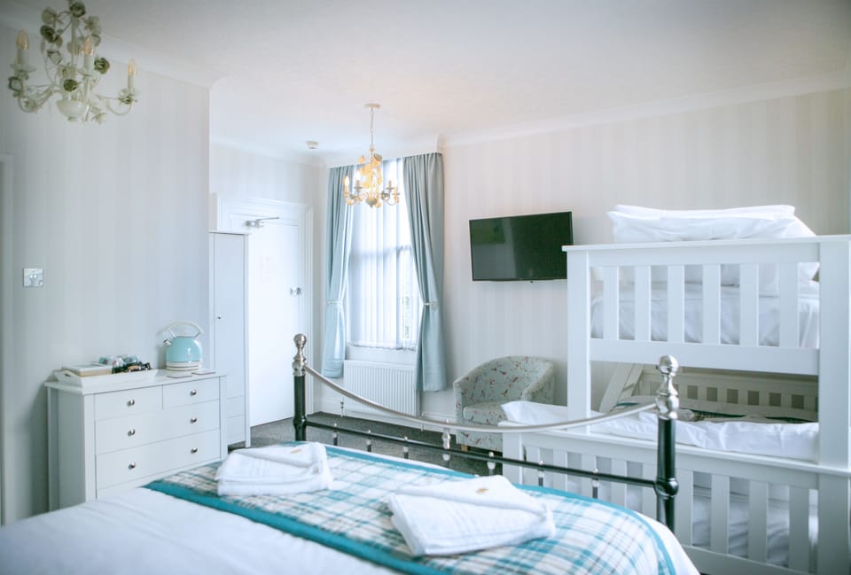 Family Room, Ensuite | Free WiFi, bed sheets