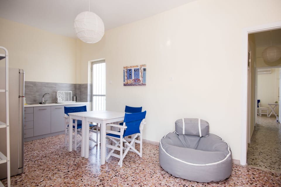 Apartment, 2 Bedrooms, Sea View | In-room dining