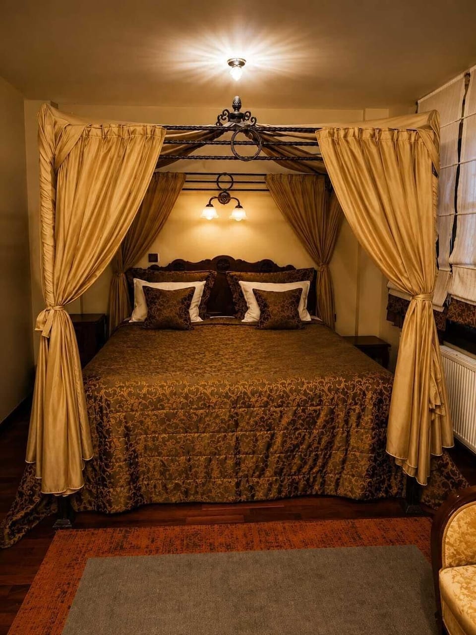 Executive Suite, 1 King Bed with Sofa bed, City View | Egyptian cotton sheets, premium bedding, memory foam beds, minibar