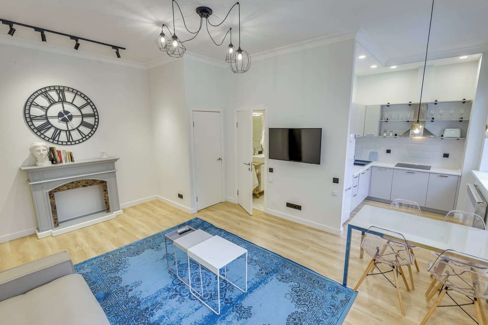 Grand Apartment, 1 Queen Bed with Sofa bed, Park View, Ground Floor | Premium bedding, individually decorated, individually furnished, desk