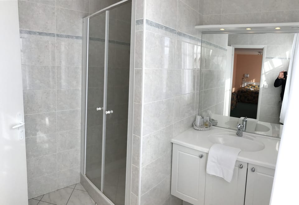Bathroom | Towels, soap, shampoo, toilet paper