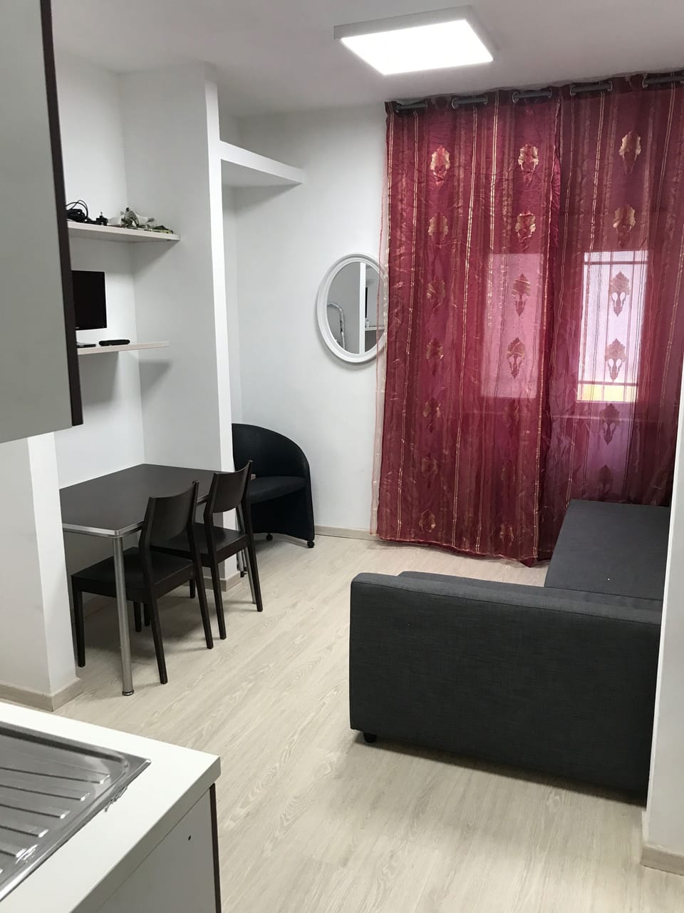Studio | Living area | Flat-screen TV
