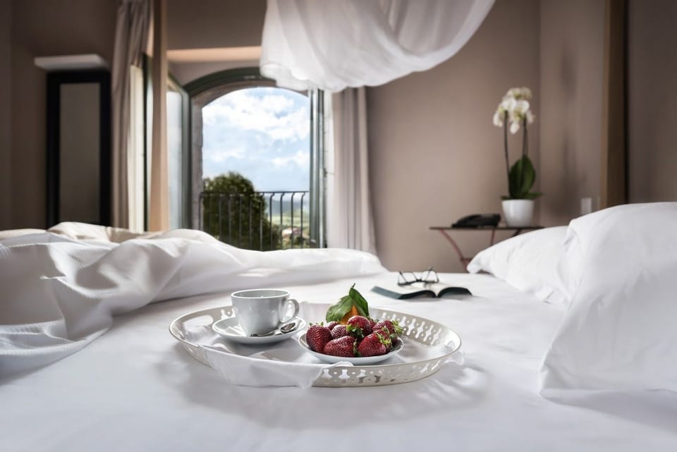 Double Room | Room service - dining