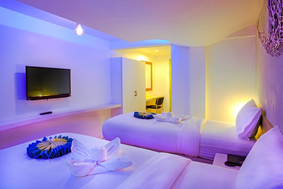 In-room safe, free WiFi, bed sheets