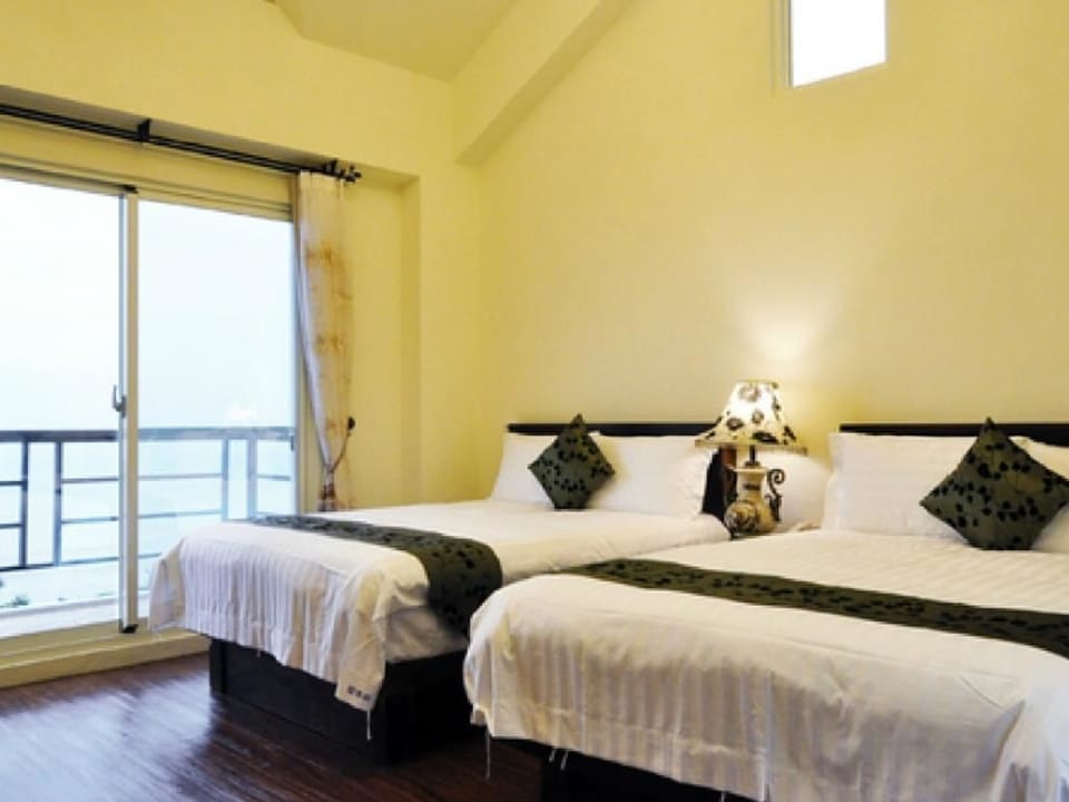 Quadruple Room | Premium bedding, minibar (free items), blackout drapes, WiFi (free)