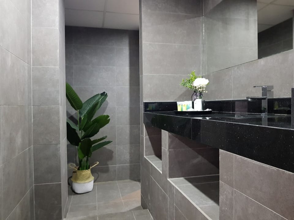 Shower, free toiletries, hair dryer (on request), towels