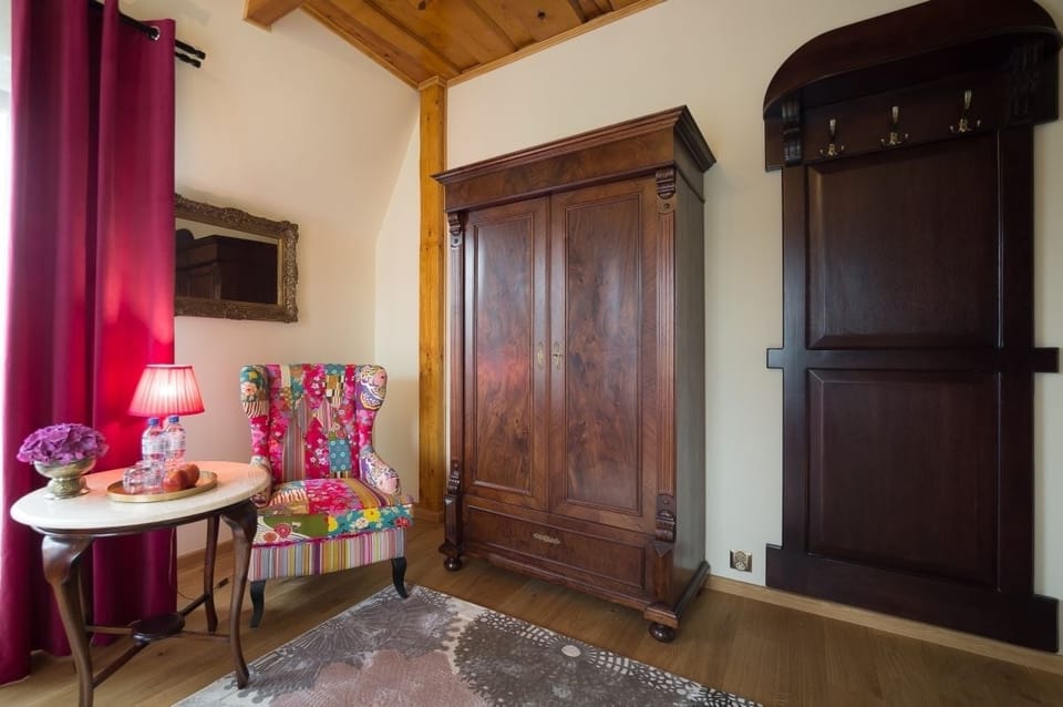 Double Room (Pokoj 6) | Rollaway beds, free WiFi, bed sheets