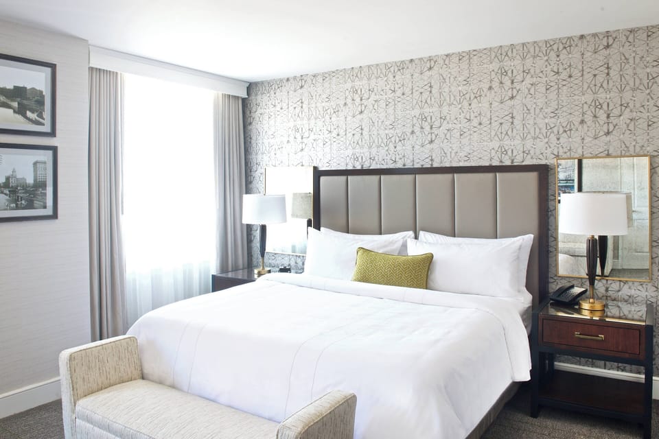 Pillowtop beds, in-room safe, desk, blackout drapes