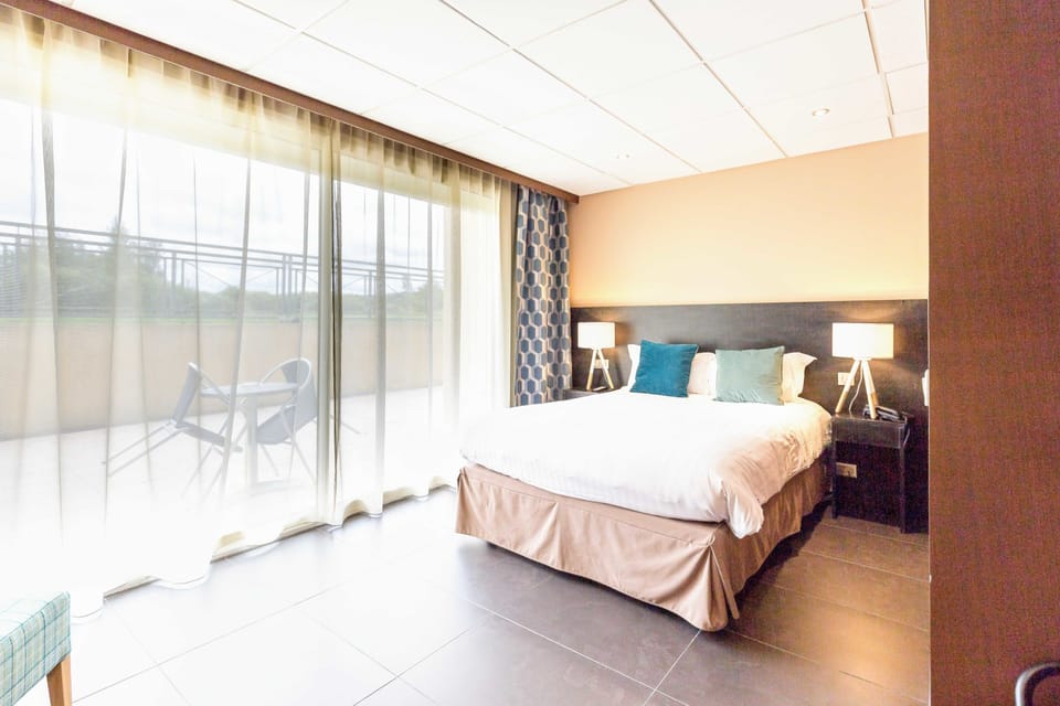 Double Room, 1 Double Bed | In-room safe, desk, blackout drapes, free cribs/infant beds