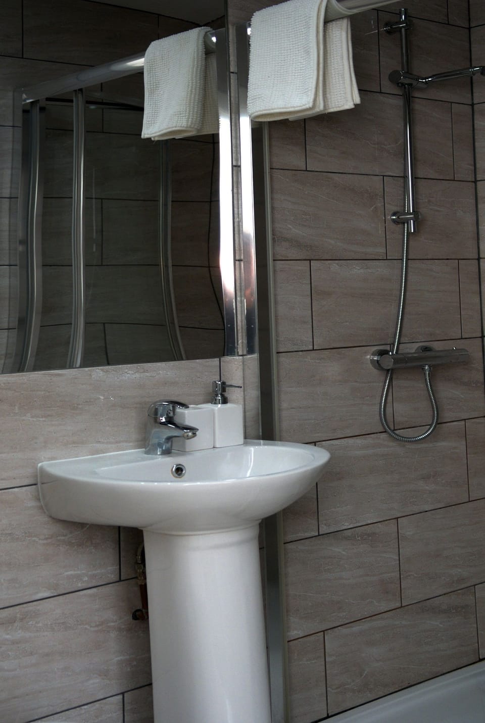 Double Room, Private Bathroom | Bathroom sink