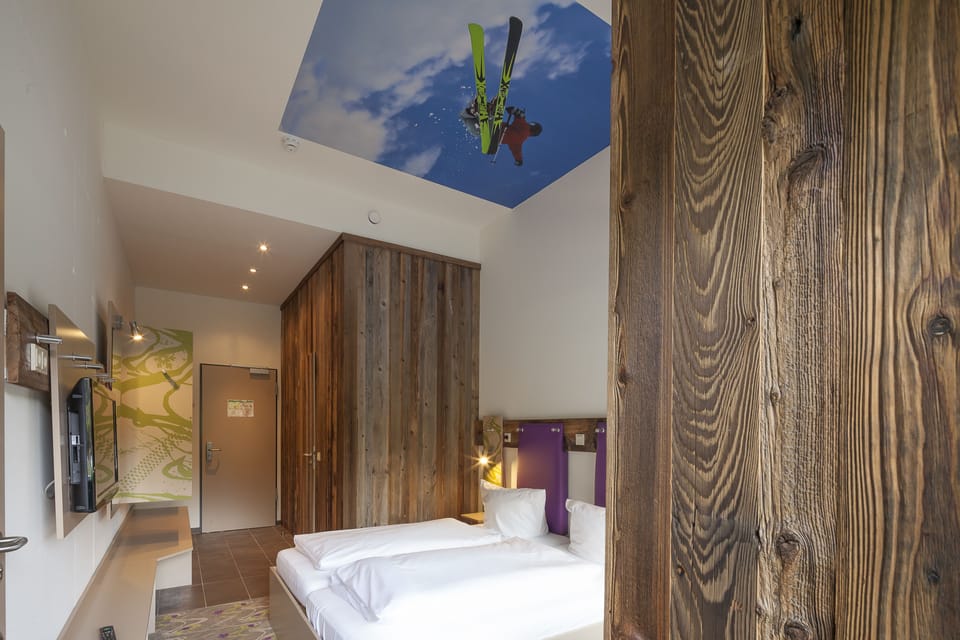 Premium bedding, in-room safe, blackout drapes, soundproofing