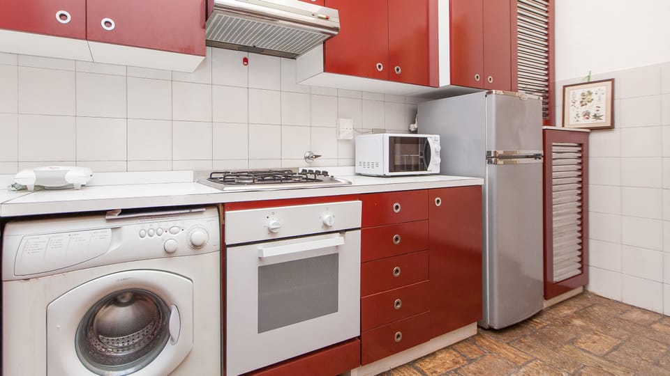 Apartment, 2 Bedrooms | Private kitchen | Full-size fridge, microwave, oven, stovetop