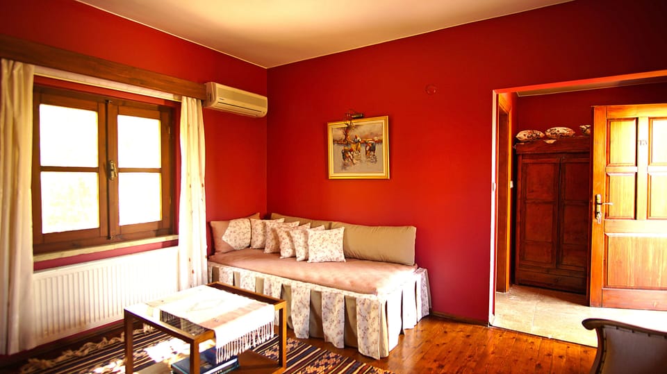 1 bedroom, premium bedding, individually decorated
