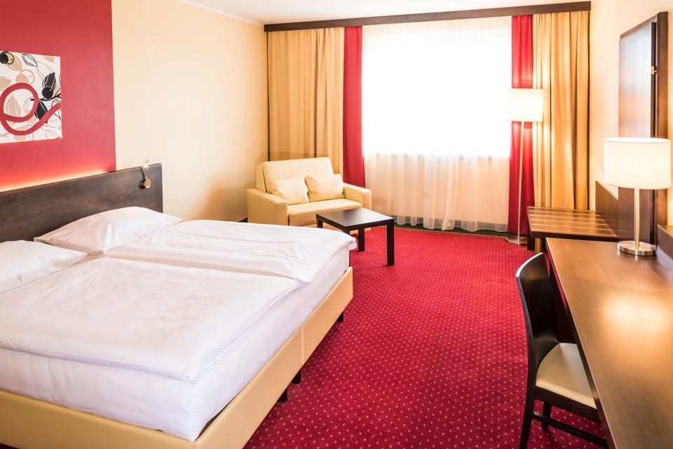 Premium bedding, in-room safe, desk, soundproofing