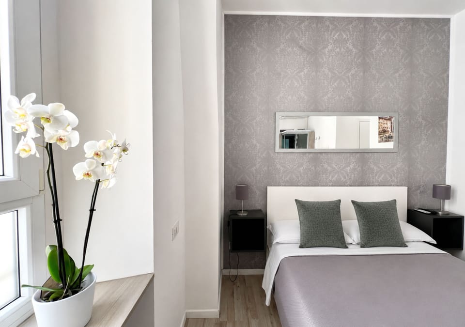 Premium bedding, in-room safe, desk, soundproofing