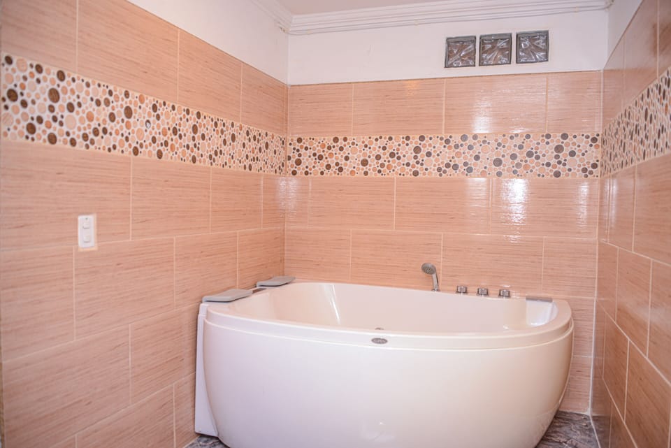 Apartment, 2 Bedrooms | Jetted tub