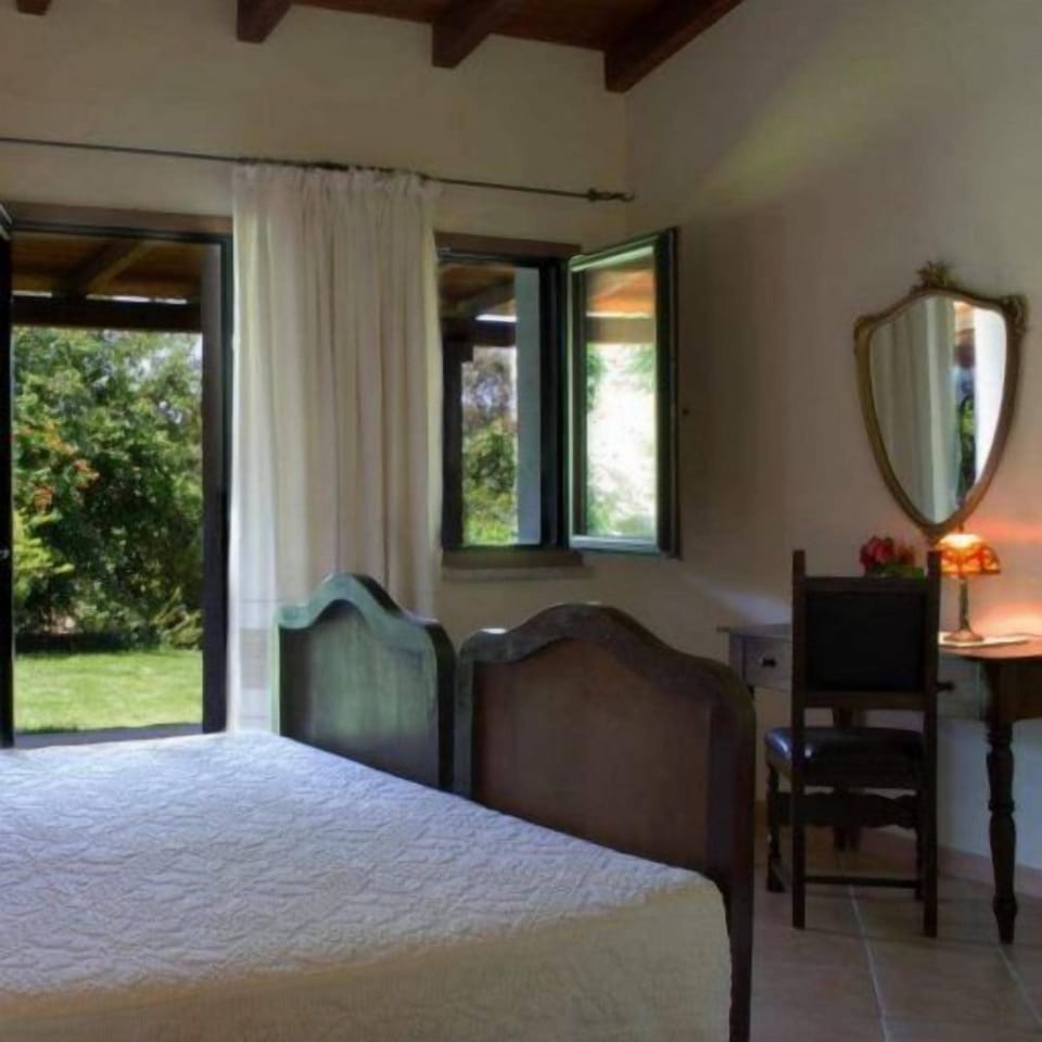 Double or Twin Room | Desk, free cribs/infant beds, rollaway beds, bed sheets