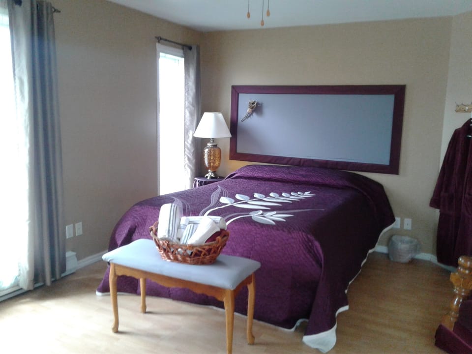 Desk, blackout drapes, WiFi (free), bed sheets