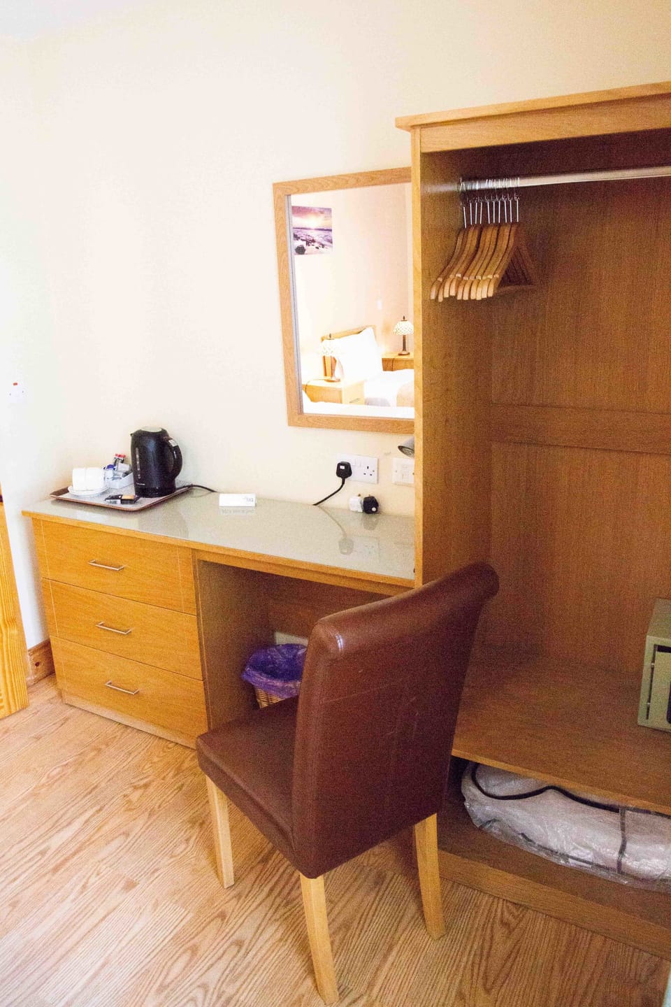 Twin Room | In-room safe, desk, soundproofing, iron/ironing board