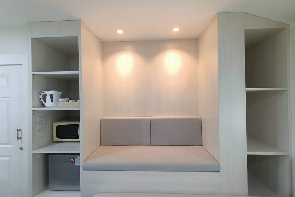 Mountain View | Desk, rollaway beds, free WiFi, bed sheets