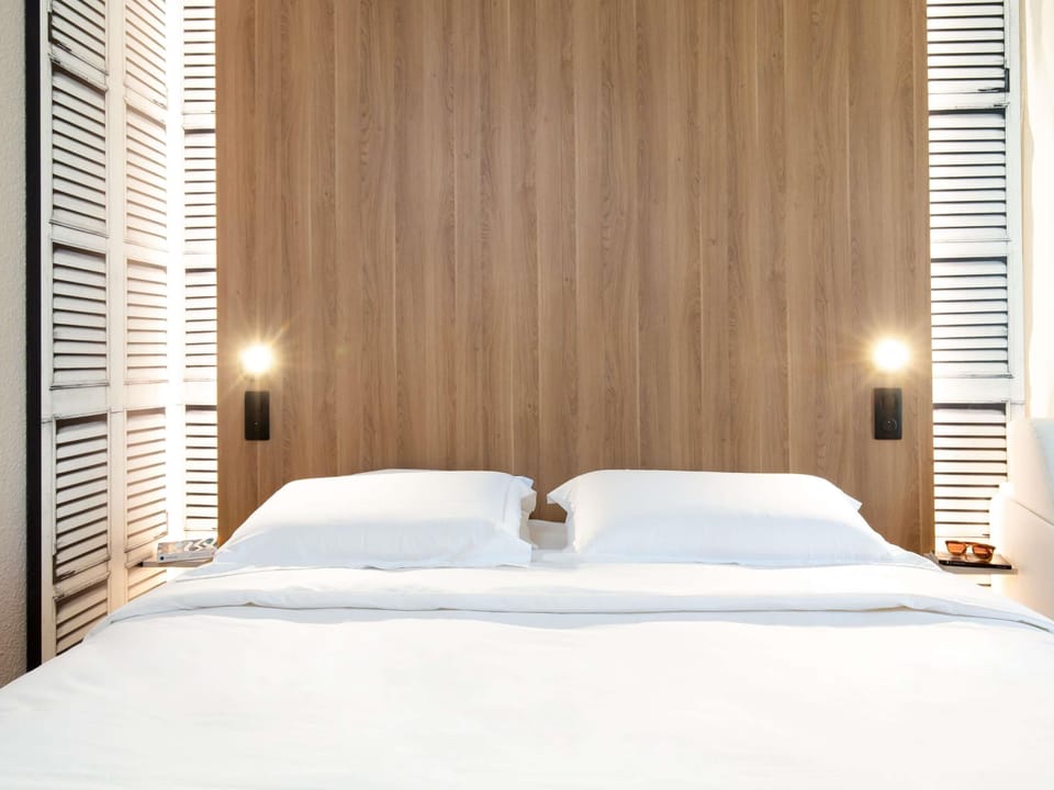 Standard Room, 1 Double Bed with Sofa bed | Individually furnished, desk, laptop workspace, blackout drapes