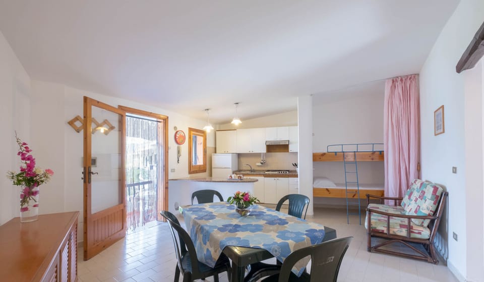 1 bedroom, in-room safe, iron/ironing board, cribs/infant beds