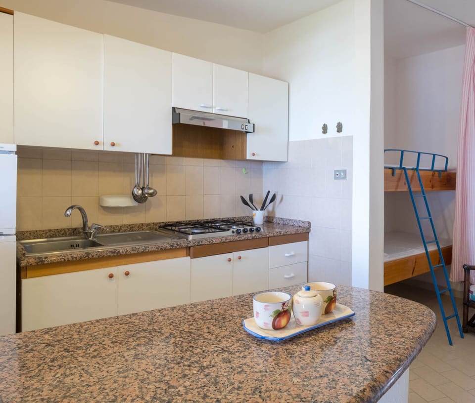 1 bedroom, in-room safe, iron/ironing board, cribs/infant beds