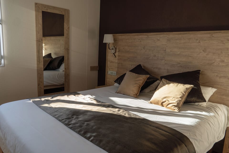 Double Room | Premium bedding, Select Comfort beds, minibar, desk