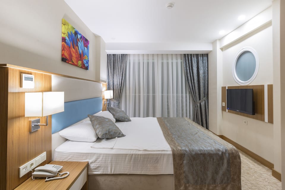 Minibar, in-room safe, desk, soundproofing