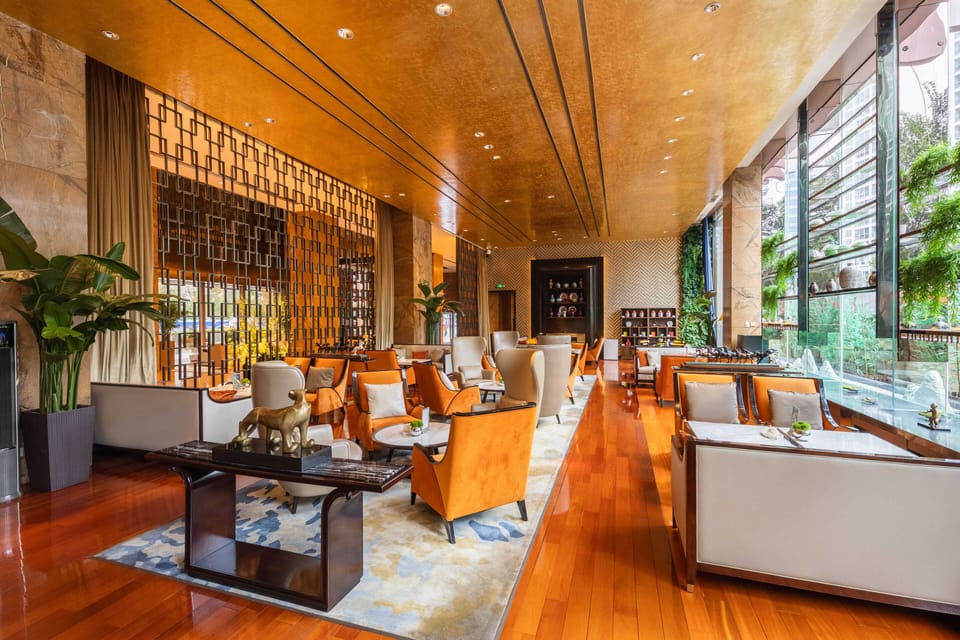 2 restaurants; breakfast, lunch, and dinner served