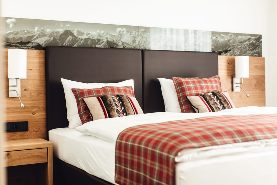 Suite | Premium bedding, minibar, in-room safe, desk